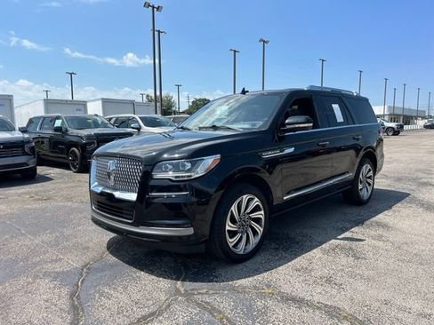 Used 2024 Lincoln Navigator Reserve AWD/4WD image 7