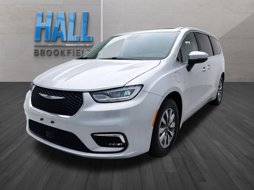 Used 2023 Chrysler Pacifica Touring-L FWD image 1