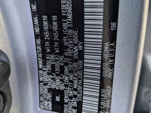 Used 2018 Toyota Highlander XLE image 40