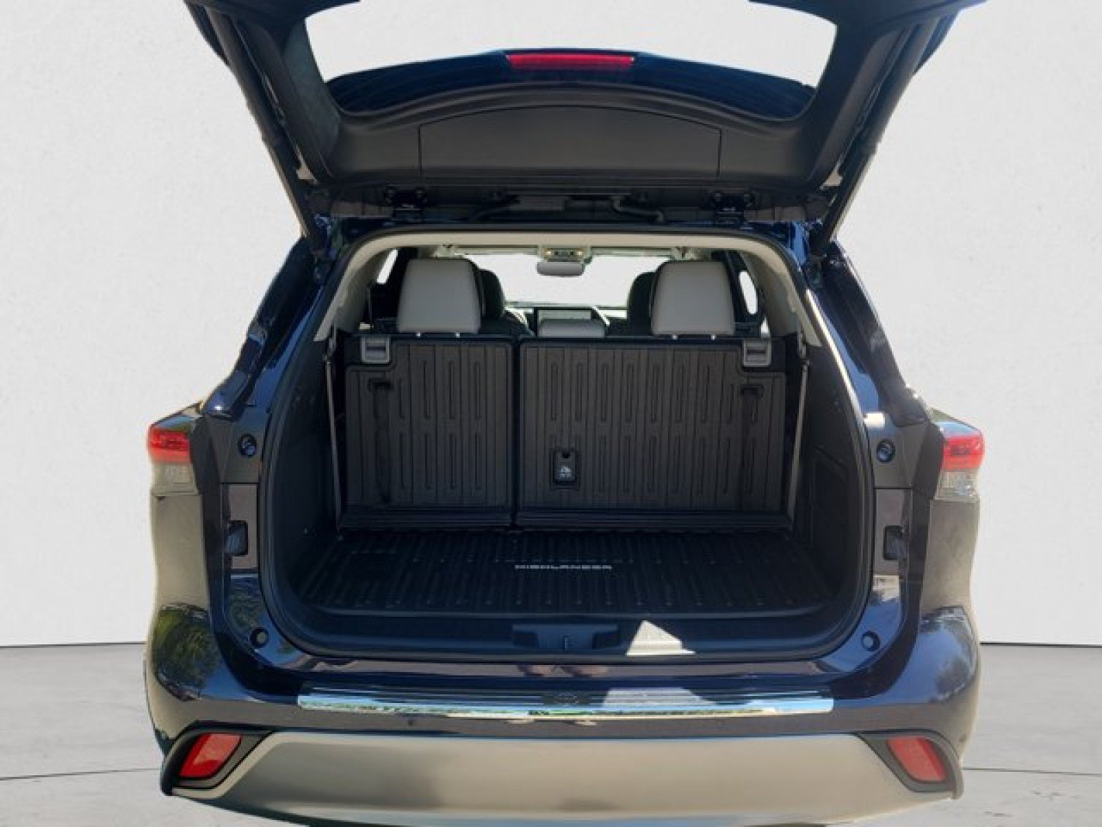 Used 2023 Toyota Highlander Platinum AWD/4WD image 21