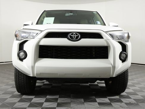 Used 2015 Toyota 4Runner SR5 Premium image 2