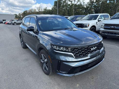 Used 2022 Kia Sorento S FWD image 3
