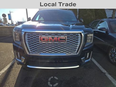 Used 2022 GMC Yukon Denali w/ Denali Premium Package image 2
