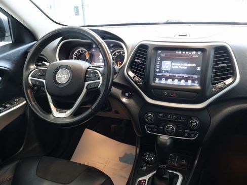 Used 2018 Jeep Cherokee Trailhawk w/ Comfort/Convenience Group image 29