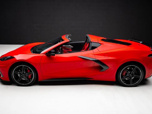 Used 2020 Chevrolet Corvette Stingray Premium Cpe w/ 3LT Preferred Equipment Group RWD image 19