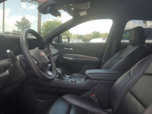 Used 2024 Cadillac XT4 Premium Luxury FWD image 8