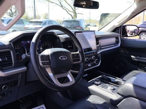 Used 2024 Ford Expedition XLT AWD/4WD image 12