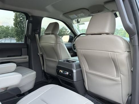 Used 2021 Ford Expedition XLT RWD image 19