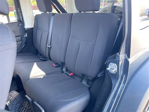 Used 2018 Jeep Wrangler Unlimited Sport S image 20