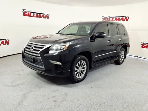 Used 2018 Lexus GX 460 Luxury w/ Preferred Accessory Package image 3