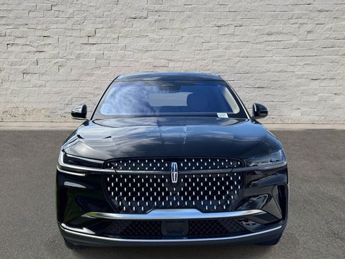 Used 2024 Lincoln Nautilus Premier AWD/4WD image 7