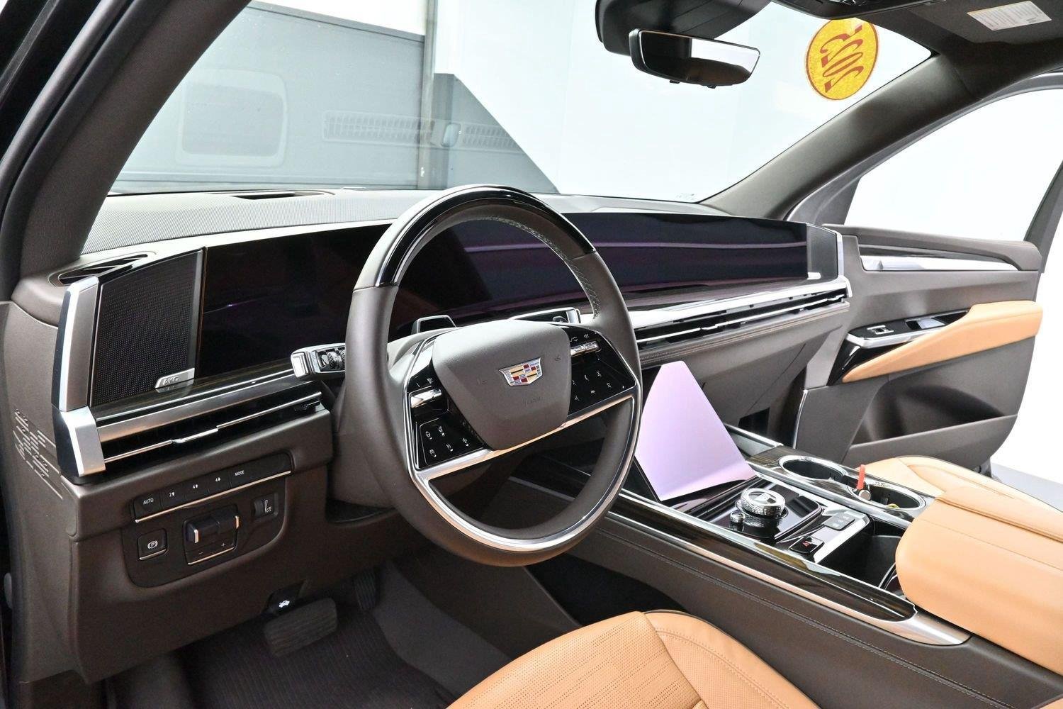Certified 2025 Cadillac Escalade Premium Luxury AWD/4WD image 18