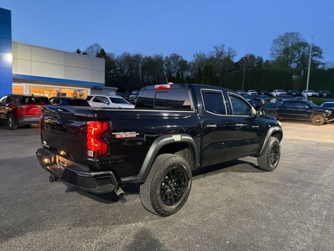 Used 2023 Chevrolet Colorado Trail Boss w/ Advanced Trailering Package AWD/4WD image 3