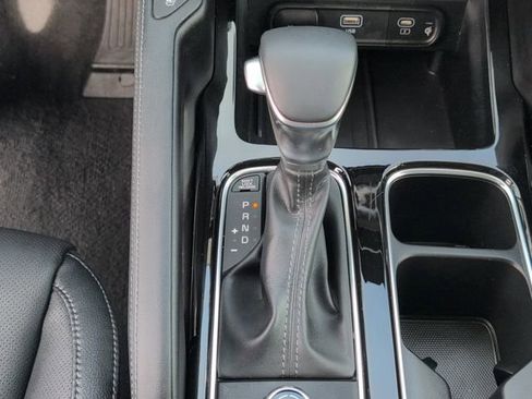 Used 2025 Kia Telluride EX w/ EX Captain's Chair Package image 21