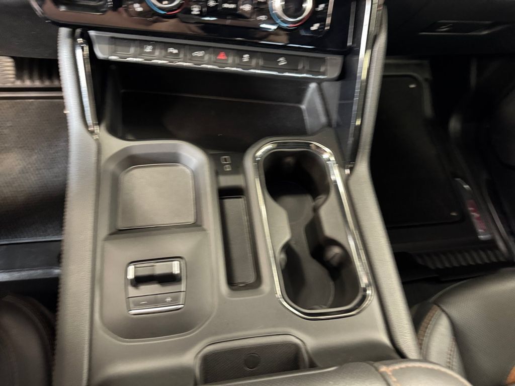 Used 2024 GMC Sierra 2500 AT4 w/ Technology Package AWD/4WD image 15