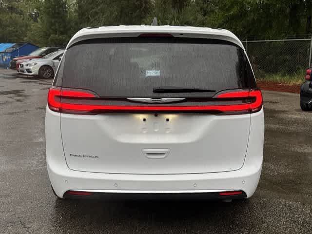 Used 2026 Chrysler Pacifica Select FWD image 5