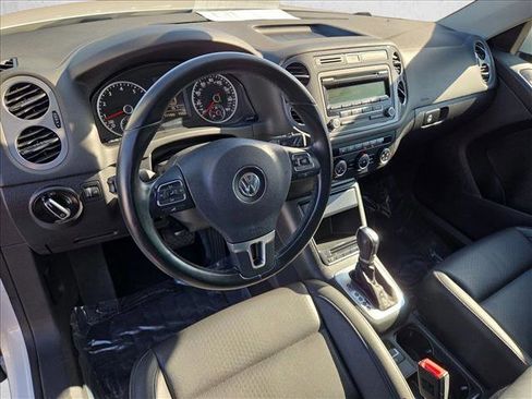 Used 2014 Volkswagen Tiguan SE FWD image 10