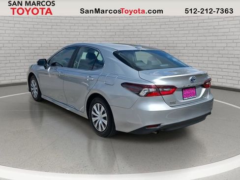 Used 2021 Toyota Camry LE image 7