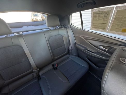 Used 2025 Buick Envista Preferred image 36