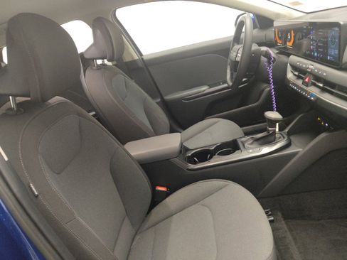 Used 2025 Kia K4 FWD image 21