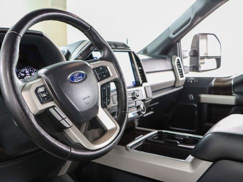 Used 2022 Ford F250 Lariat w/ Black Appearance Pkg image 24