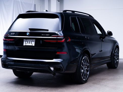 Used 2025 BMW X7 xDrive40i w/ M Sport Package AWD/4WD image 7