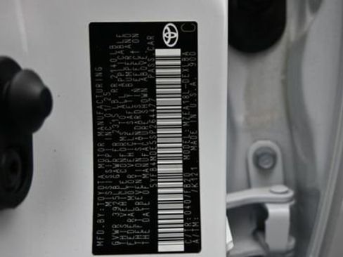 Used 2025 Toyota Corolla LE image 15