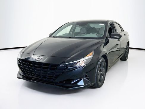 Used 2023 Hyundai Elantra SEL w/ Cargo Package FWD image 1