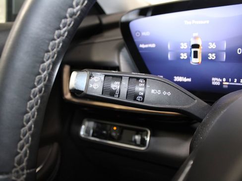 Used 2024 Buick Envision Avenir image 40