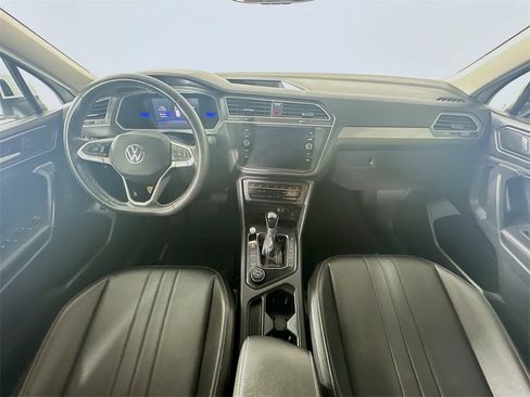 Used 2022 Volkswagen Tiguan SE image 10