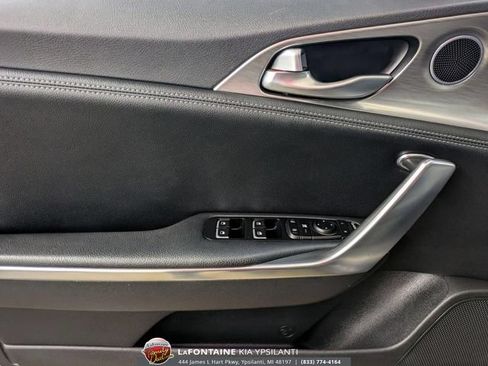 Used 2022 Kia Stinger GT1 AWD/4WD image 15