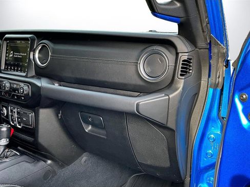 Used 2022 Jeep Wrangler Unlimited Sahara image 19