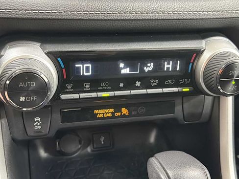 Certified 2021 Toyota RAV4 LE AWD/4WD image 20