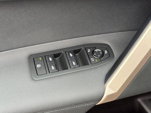 Certified 2025 BMW iX xDrive50 w/ Premium Package AWD/4WD image 13