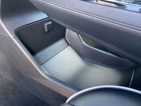 Used 2025 Buick Enclave Preferred w/ Power Package image 43