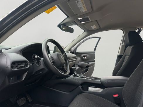 Used 2025 Honda HR-V LX image 9
