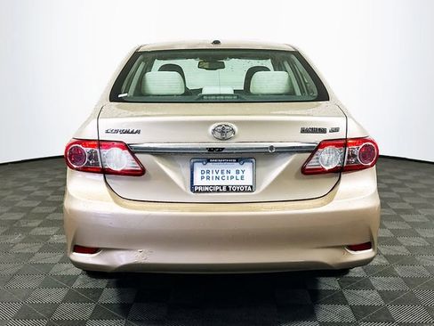 Used 2013 Toyota Corolla LE image 8