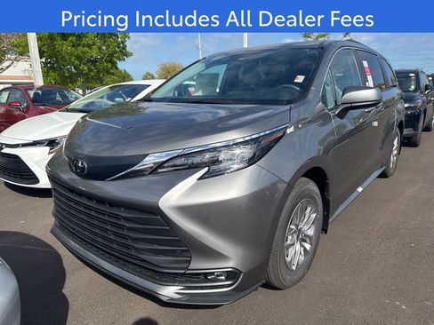 New 2026 Toyota Sienna XLE FWD image 1