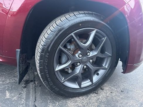 Used 2019 Jeep Grand Cherokee Limited X image 9