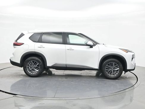 Used 2026 Nissan Rogue SV AWD/4WD image 4