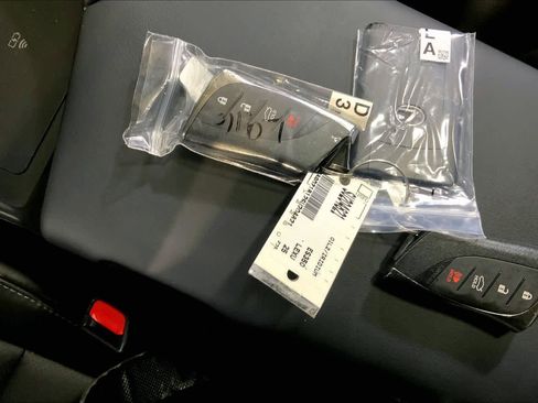 Used 2025 Lexus ES 350 w/ Premium Package image 14