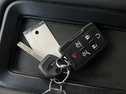 Used 2019 Chevrolet Suburban LT image 26