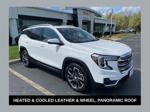 Used 2022 GMC Terrain SLT w/ Tech Package FWD image 1