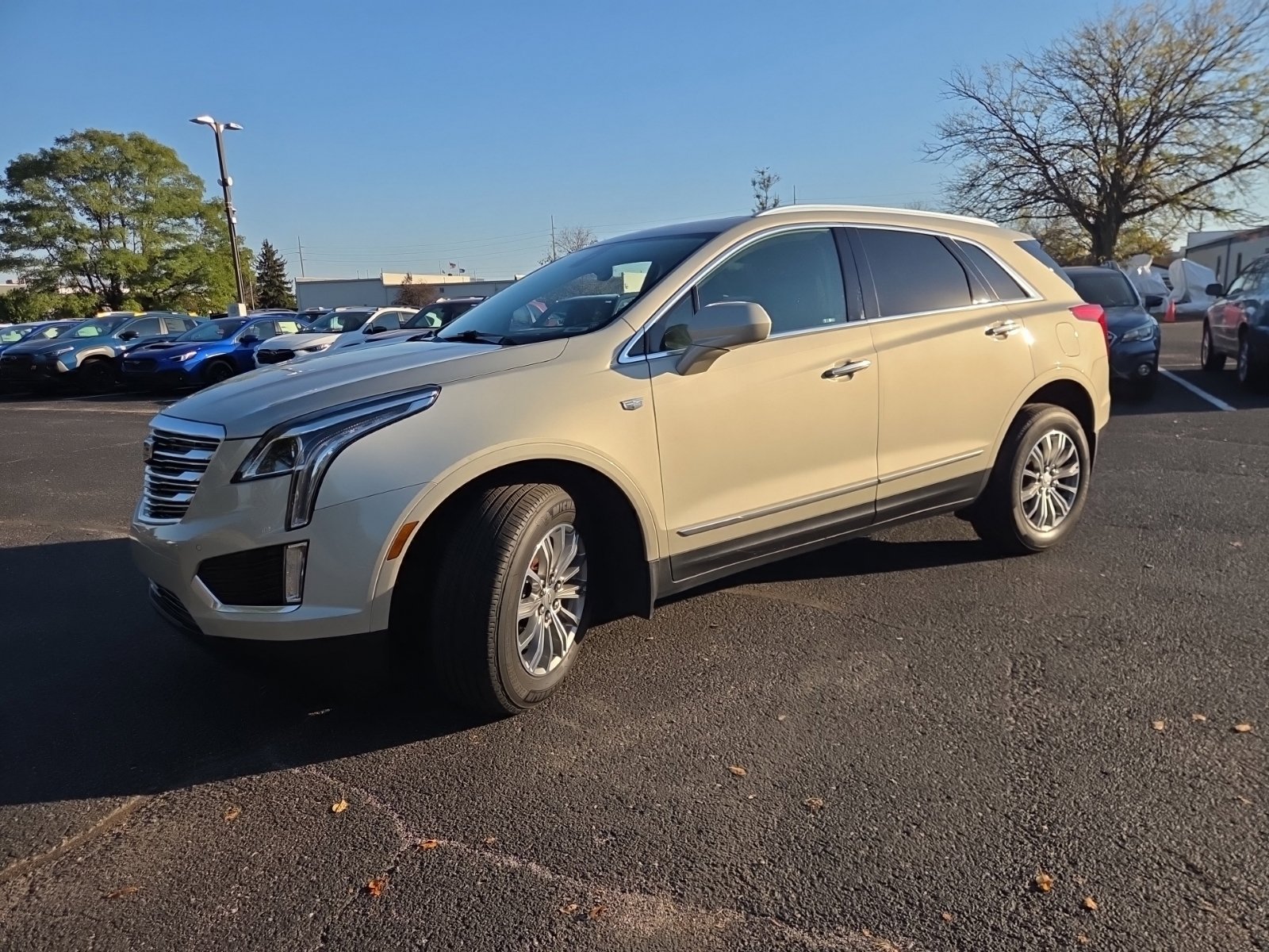 Used 2017 Cadillac XT5 Luxury w/ Driver Awareness Package AWD/4WD image 14
