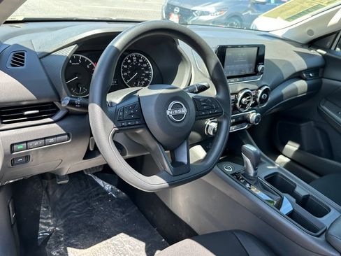 Used 2025 Nissan Sentra S FWD image 20