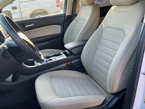 Used 2023 Ford Edge SE image 12