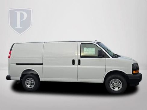 New 2025 Chevrolet Express 2500 w/ Driver Convenience Package image 4