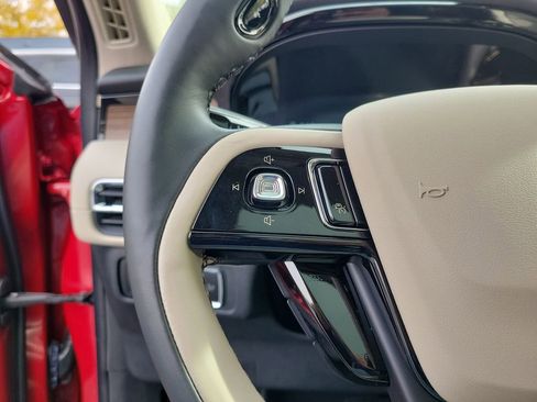 New 2026 Lincoln Corsair Reserve w/ Rear Removable Package Tray image 23