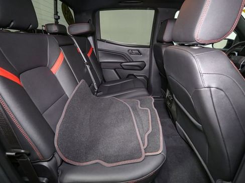 Used 2024 Chevrolet Colorado Z71 w/ Z71 Convenience Package 2 image 18