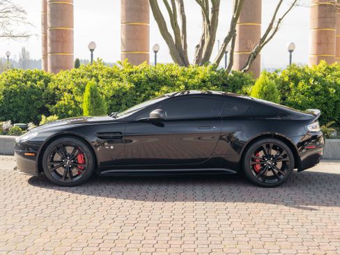 Used 2015 Aston Martin V12 Vantage S image 32